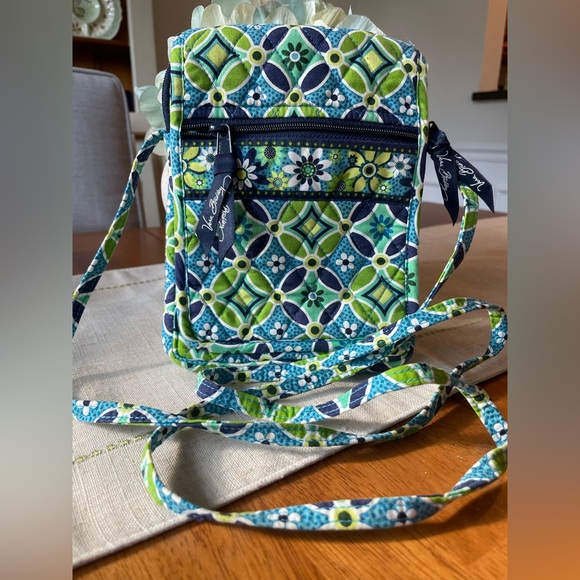 Vera Bradley Daisy Daisy Tote & Hipster Set - Picture 2 of 11